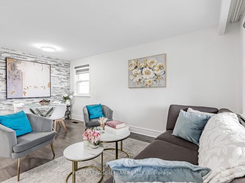 Photo 7 at 15 Maple Bush Avenue, Pelmo Park W4, Toronto