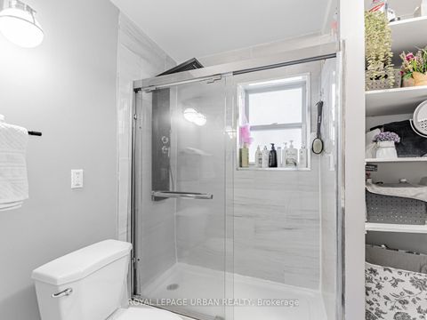 Photo 14 at 15 Maple Bush Avenue, Pelmo Park W4, Toronto