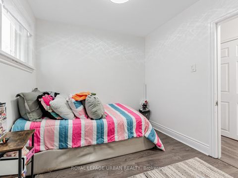 Photo 18 at 15 Maple Bush Avenue, Pelmo Park W4, Toronto