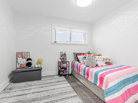 Photo 19 at 15 Maple Bush Avenue, Pelmo Park W4, Toronto