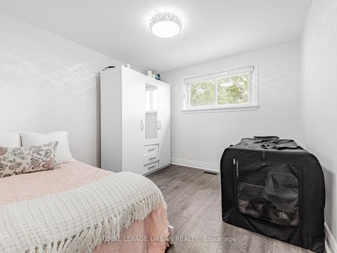 Photo 21 at 15 Maple Bush Avenue, Pelmo Park W4, Toronto