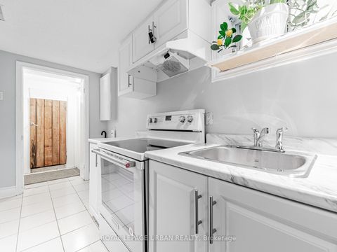 Photo 27 at 15 Maple Bush Avenue, Pelmo Park W4, Toronto