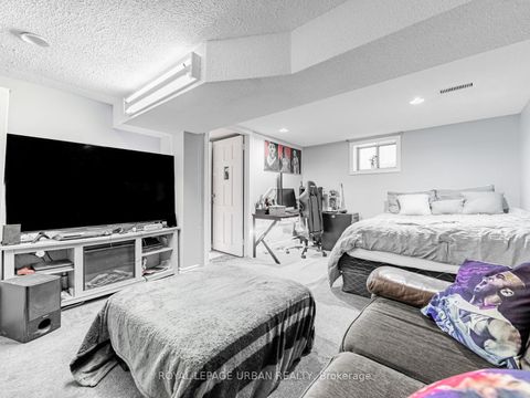Photo 29 at 15 Maple Bush Avenue, Pelmo Park W4, Toronto