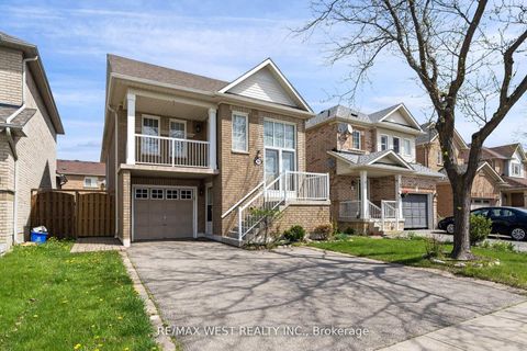 Photo 1 at 362 Avro Road, Maple, Vaughan