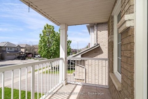 Photo 11 at 362 Avro Road, Maple, Vaughan