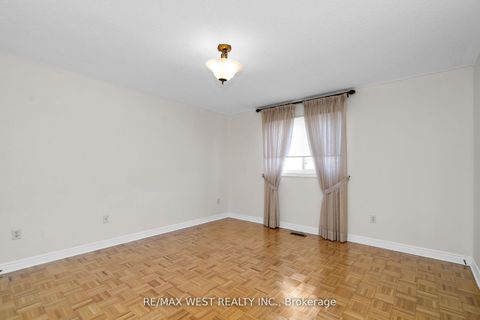 Photo 12 at 362 Avro Road, Maple, Vaughan
