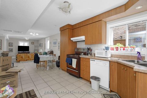 Photo 19 at 362 Avro Road, Maple, Vaughan