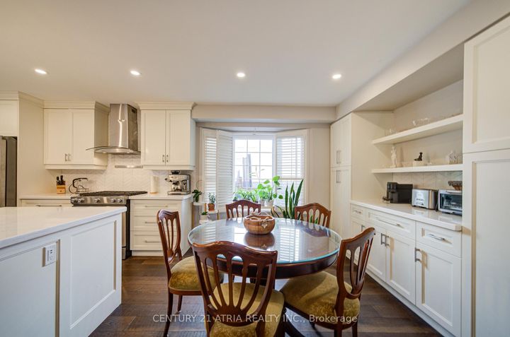 Photo 8 at 18 Park Lane Circle, South Richvale, Richmond Hill