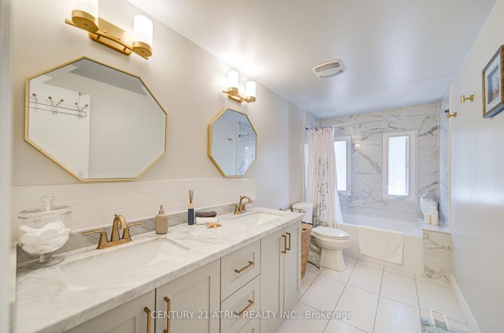 Photo 18 at 18 Park Lane Circle, South Richvale, Richmond Hill