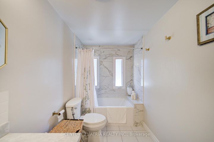 Photo 19 at 18 Park Lane Circle, South Richvale, Richmond Hill
