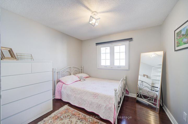 Photo 22 at 18 Park Lane Circle, South Richvale, Richmond Hill