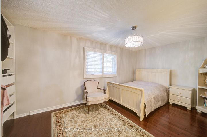 Photo 24 at 18 Park Lane Circle, South Richvale, Richmond Hill