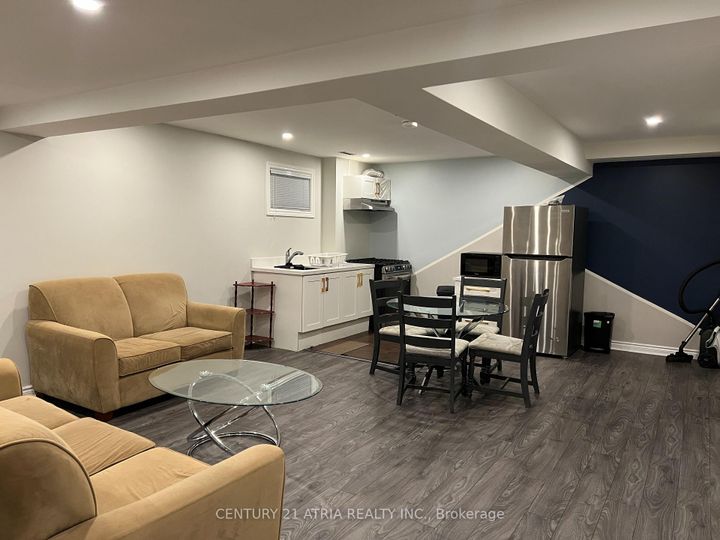 Photo 34 at 18 Park Lane Circle, South Richvale, Richmond Hill