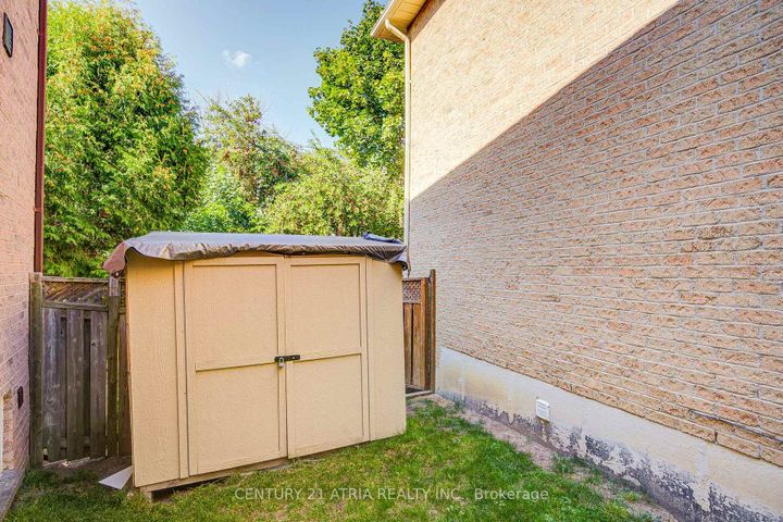Photo 36 at 18 Park Lane Circle, South Richvale, Richmond Hill
