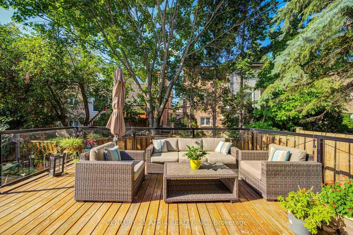 Photo 39 at 18 Park Lane Circle, South Richvale, Richmond Hill