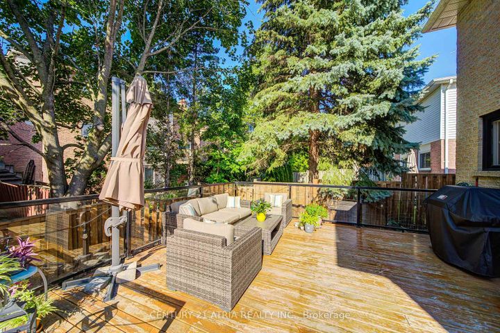Photo 40 at 18 Park Lane Circle, South Richvale, Richmond Hill