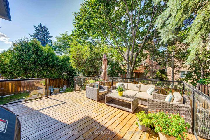 Photo 41 at 18 Park Lane Circle, South Richvale, Richmond Hill