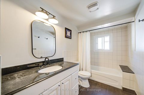 Photo 21 at 18 Park Lane Circle, South Richvale, Richmond Hill