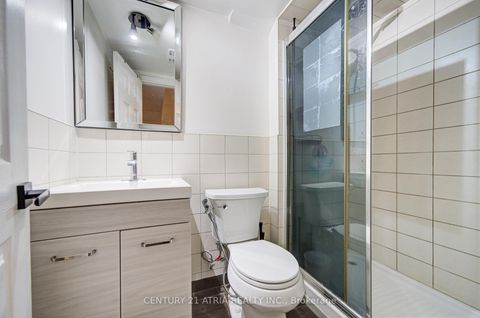 Photo 31 at 18 Park Lane Circle, South Richvale, Richmond Hill