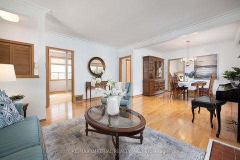 Photo 2 at 7 Doddington Drive, Queensway, Toronto