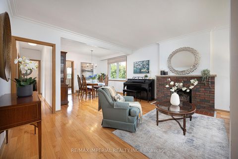 Photo 3 at 7 Doddington Drive, Queensway, Toronto