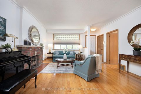 Photo 4 at 7 Doddington Drive, Queensway, Toronto