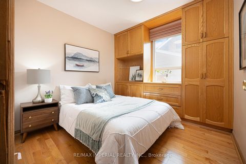 Photo 9 at 7 Doddington Drive, Queensway, Toronto
