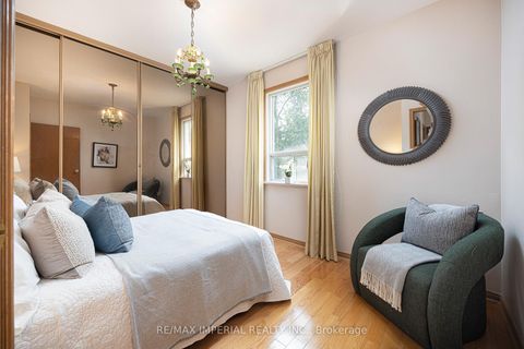 Photo 10 at 7 Doddington Drive, Queensway, Toronto