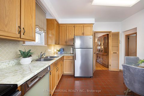 Photo 14 at 7 Doddington Drive, Queensway, Toronto