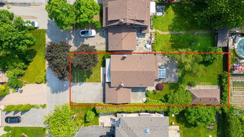 Photo 38 at 7 Doddington Drive, Queensway, Toronto