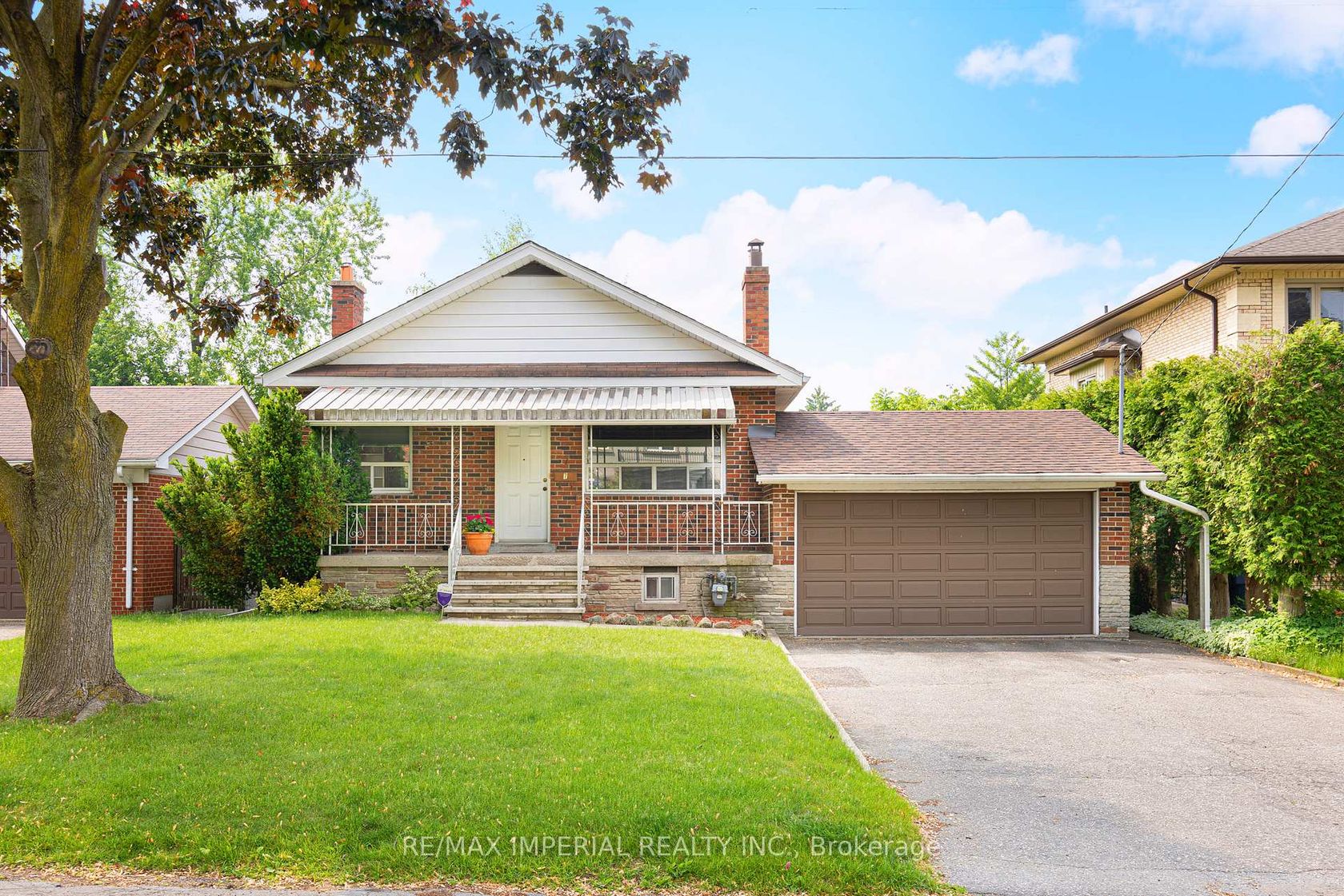 7 Doddington Drive, Queensway, Toronto by Loree Meneguzzi Real Estate 7 Doddington Drive, Queensway, Toronto