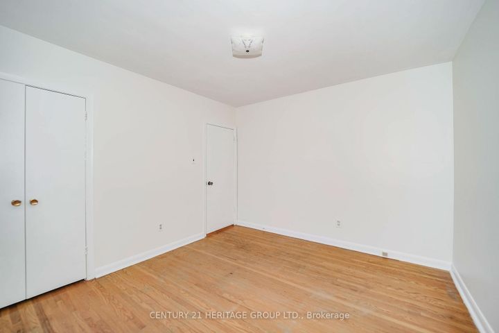 Photo 17 at 35 Caswell Drive, Newtonbrook East, Toronto