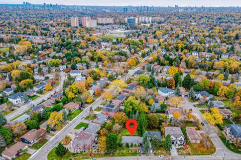 Photo 4 at 35 Caswell Drive, Newtonbrook East, Toronto