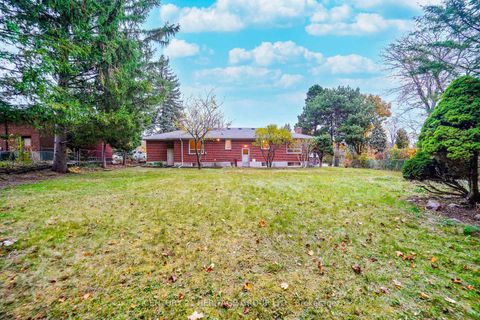 Photo 26 at 35 Caswell Drive, Newtonbrook East, Toronto