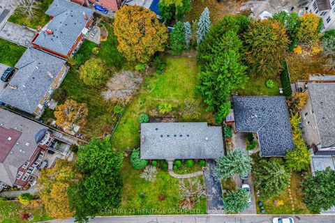 Photo 30 at 35 Caswell Drive, Newtonbrook East, Toronto