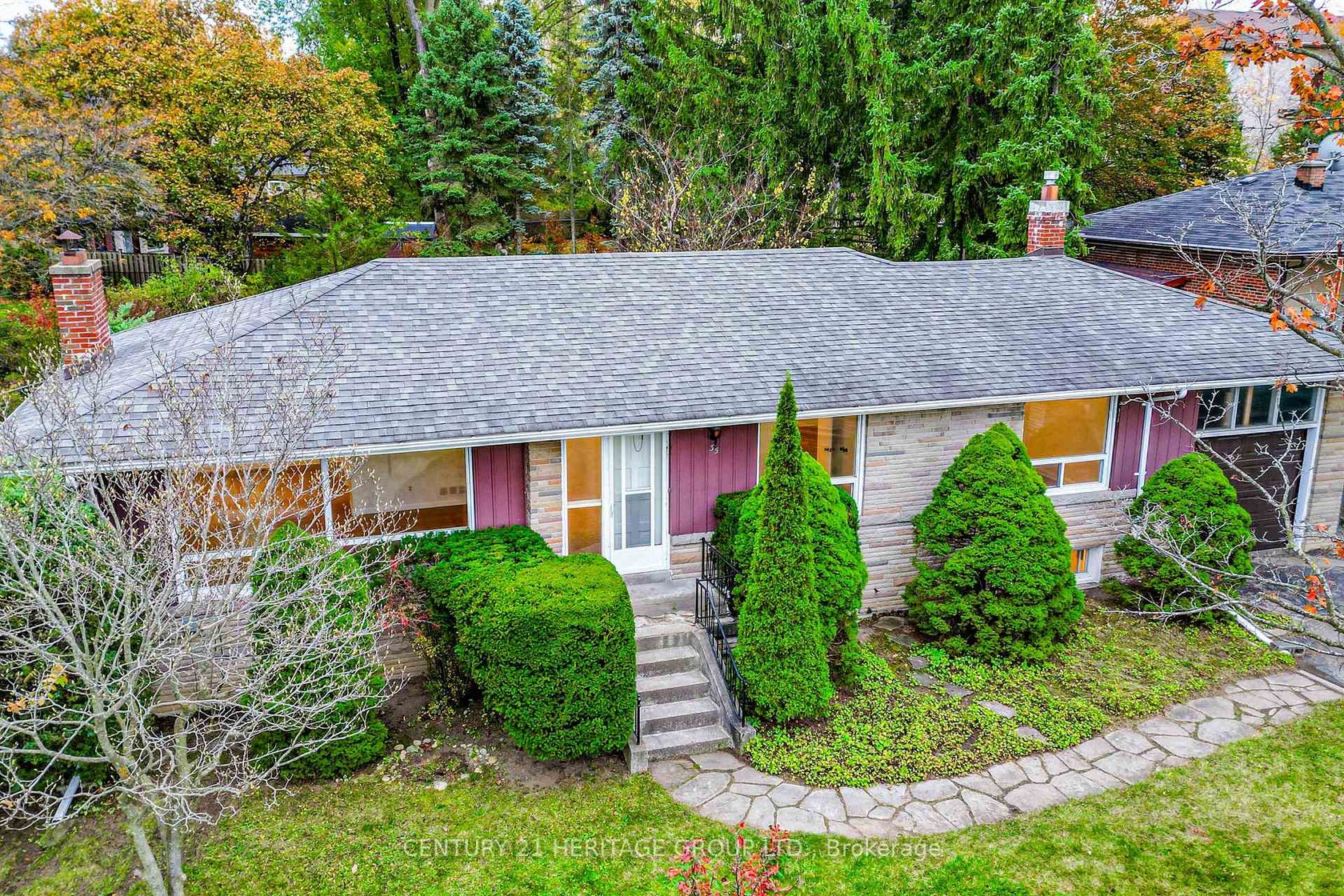 35 Caswell Drive, Newtonbrook East, Toronto 