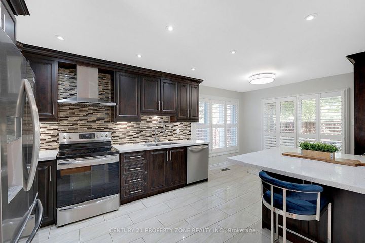 Photo 10 at 45 Nottingham Crescent, Westgate, Brampton