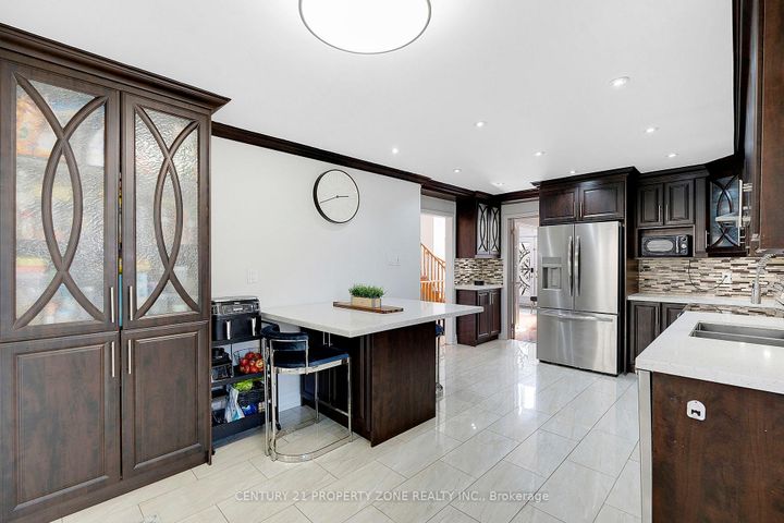 Photo 11 at 45 Nottingham Crescent, Westgate, Brampton