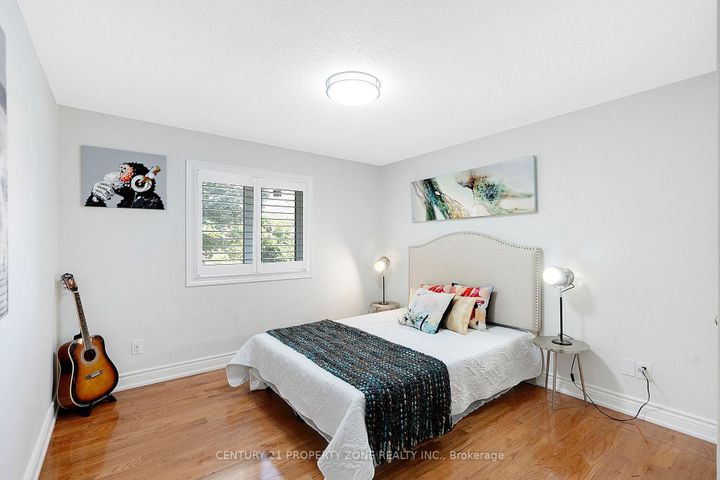 Photo 24 at 45 Nottingham Crescent, Westgate, Brampton