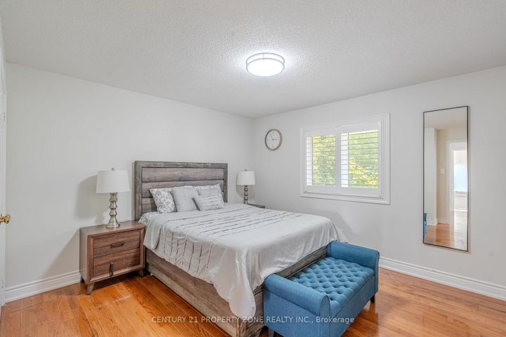 Photo 27 at 45 Nottingham Crescent, Westgate, Brampton