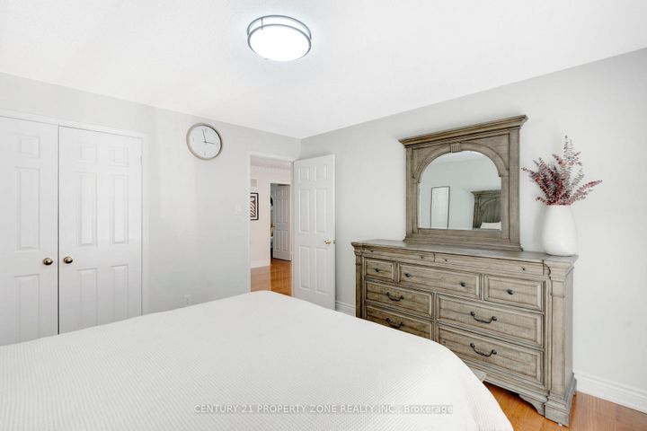 Photo 28 at 45 Nottingham Crescent, Westgate, Brampton