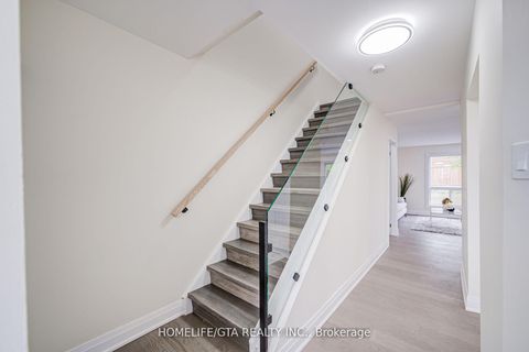 Photo 5 at 6 Sprucewood Court, L'Amoreaux, Toronto
