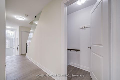 Photo 6 at 6 Sprucewood Court, L'Amoreaux, Toronto