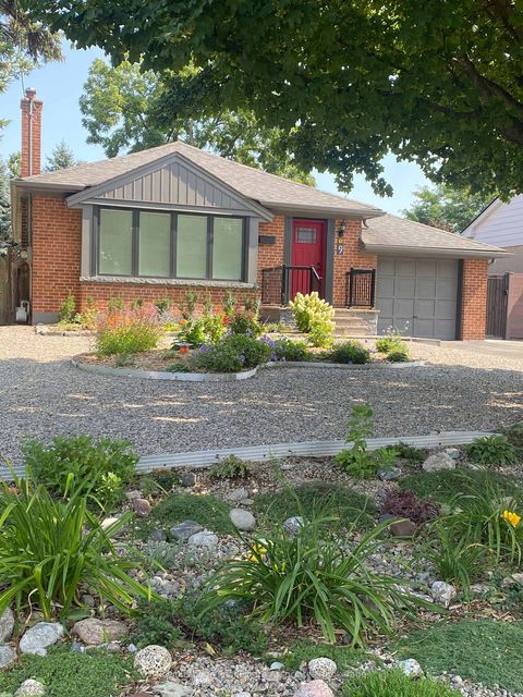 Photo 1 at 9 Sevenoaks Avenue, Queensway, Toronto