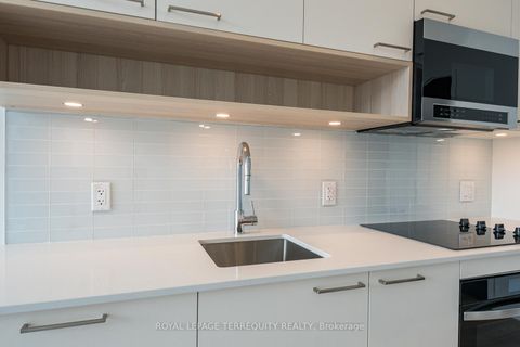 Photo 6 at PH 802 - 3005 Pine Glen Road, WM Westmount, Oakville