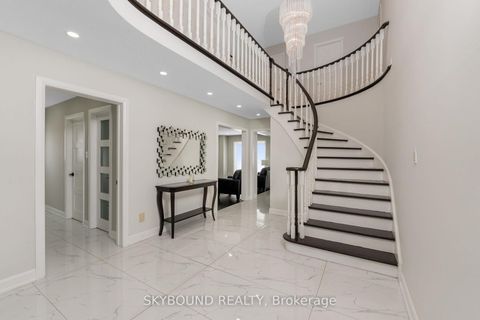 Photo 3 at 108 Zinnia Place, West Woodbridge, Vaughan