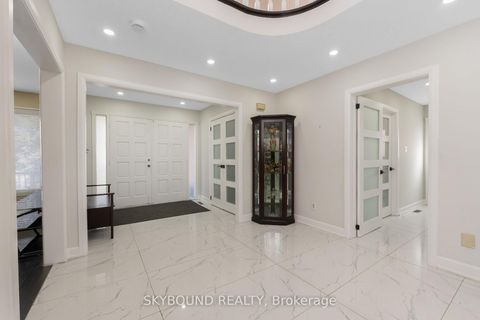 Photo 5 at 108 Zinnia Place, West Woodbridge, Vaughan