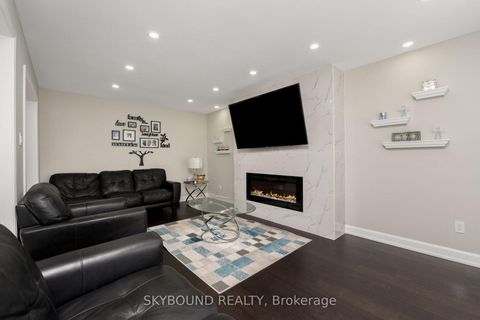 Photo 17 at 108 Zinnia Place, West Woodbridge, Vaughan