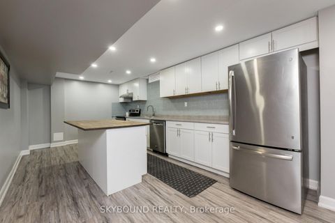 Photo 37 at 108 Zinnia Place, West Woodbridge, Vaughan