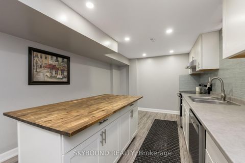 Photo 39 at 108 Zinnia Place, West Woodbridge, Vaughan